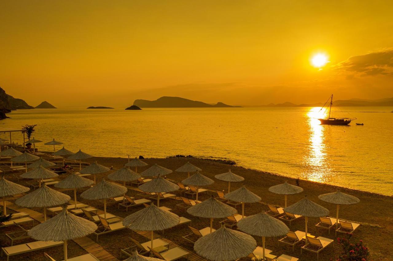 Four Seasons Hydra Luxury