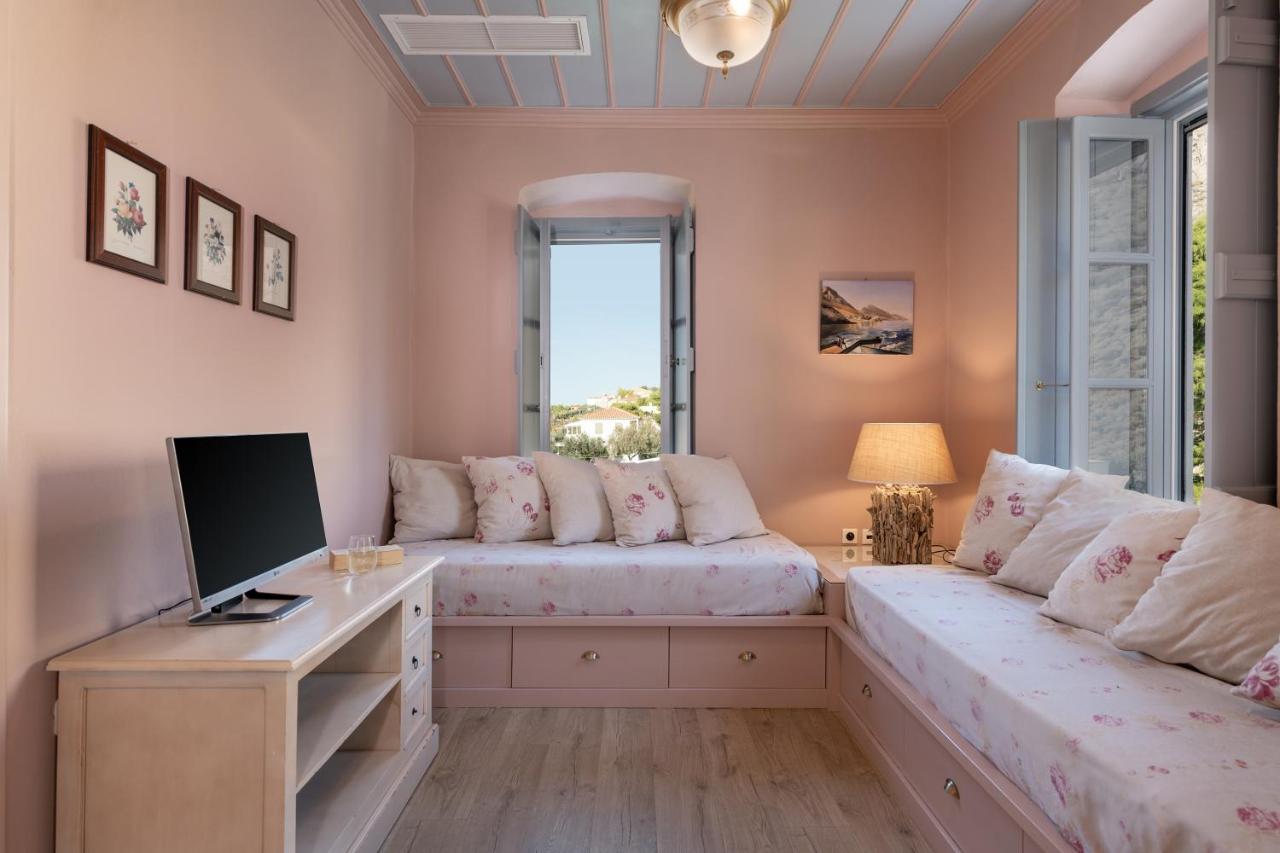 Four Seasons Hydra Luxury Hotel Hydra (Saronic Islands)