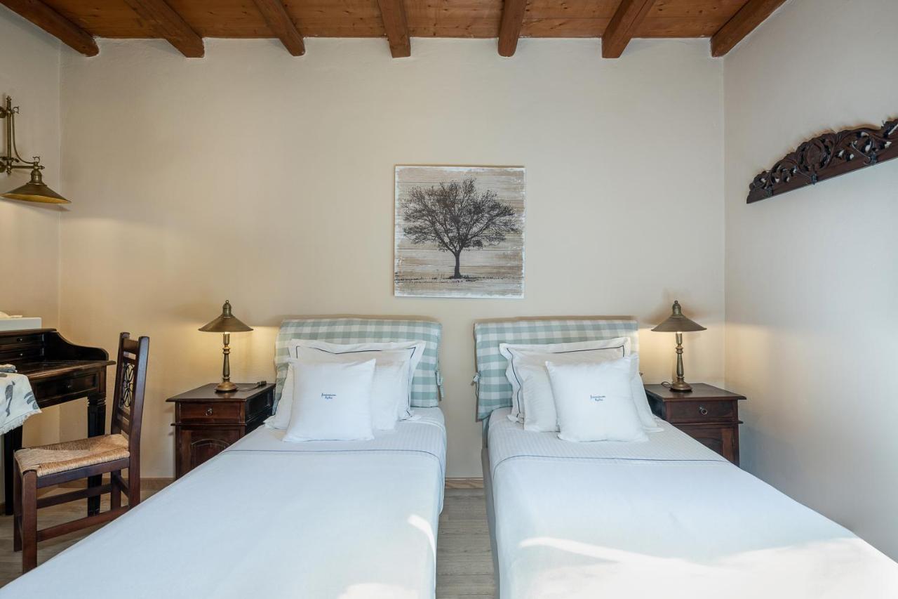 Four Seasons Hydra Luxury
